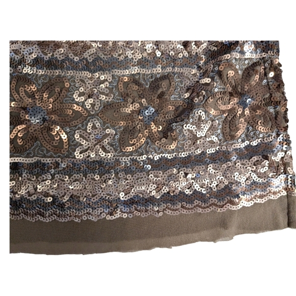 Chelsea & Violet Gold Sequin Stretch Mini Skirt SZ Large - Picture 5 of 5